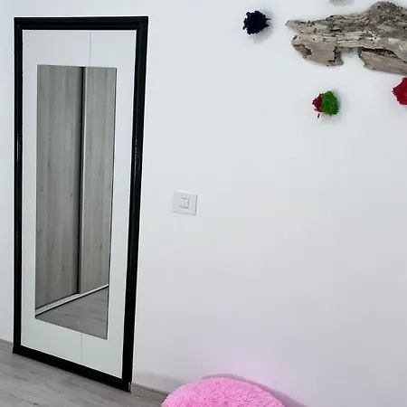 Habitación en casa particular Summer Vibe - La Curte Constanţa